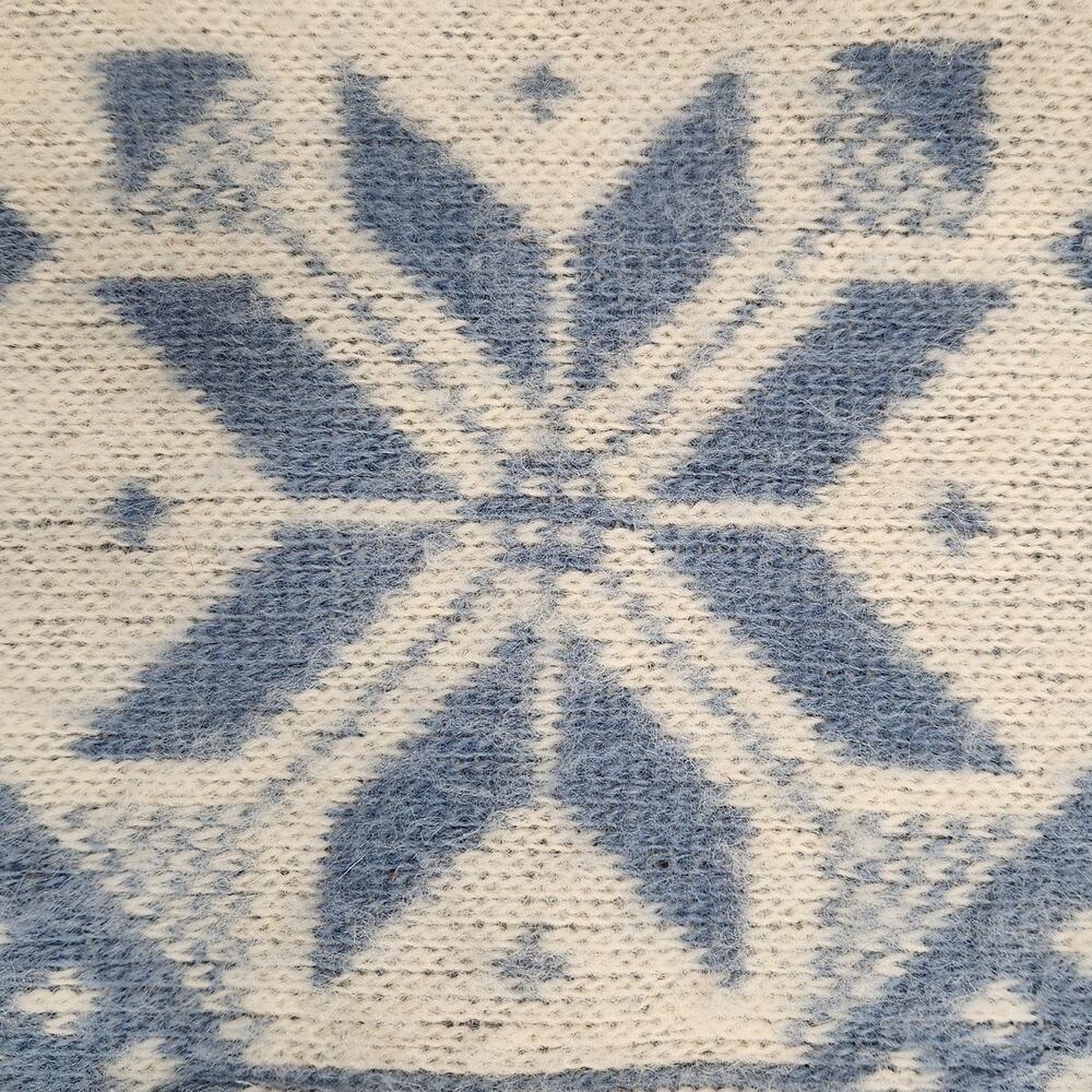 Alafoss Icewool Women's Pure Wool Crew Neck Sweater Snowflake Blue Cream Small - Picture 3 of 5